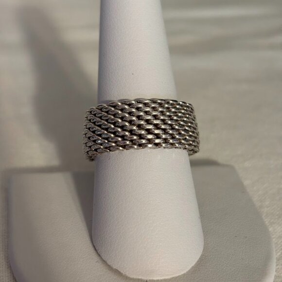 Authentic Tiffany & Co. 925 Sterling Silver Mesh ring (size 8 1/2) and pouch - Picture 2 of 14